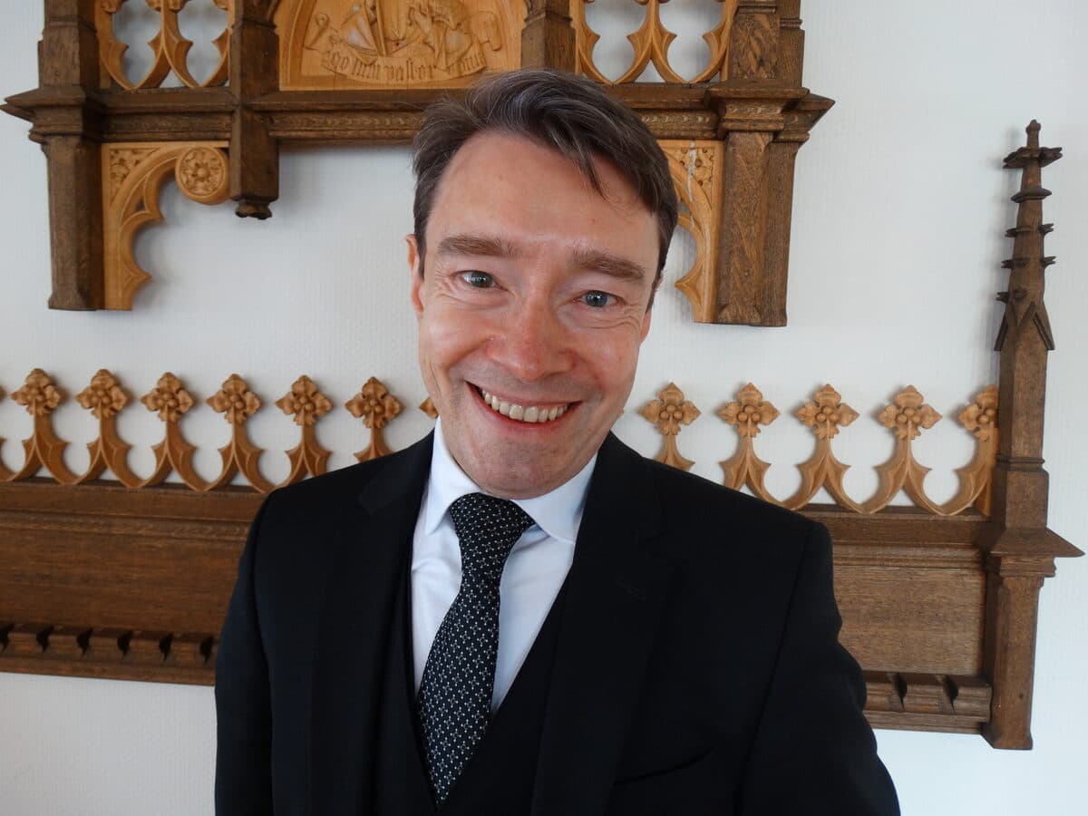Michael Köster, Verwaltung und Trauerdruck im Bestattungshaus Kümpel